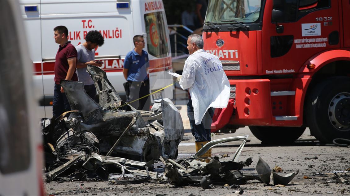 Hatay'ın Reyhanlı ilçesinde otomobilde patlama meydana geldi