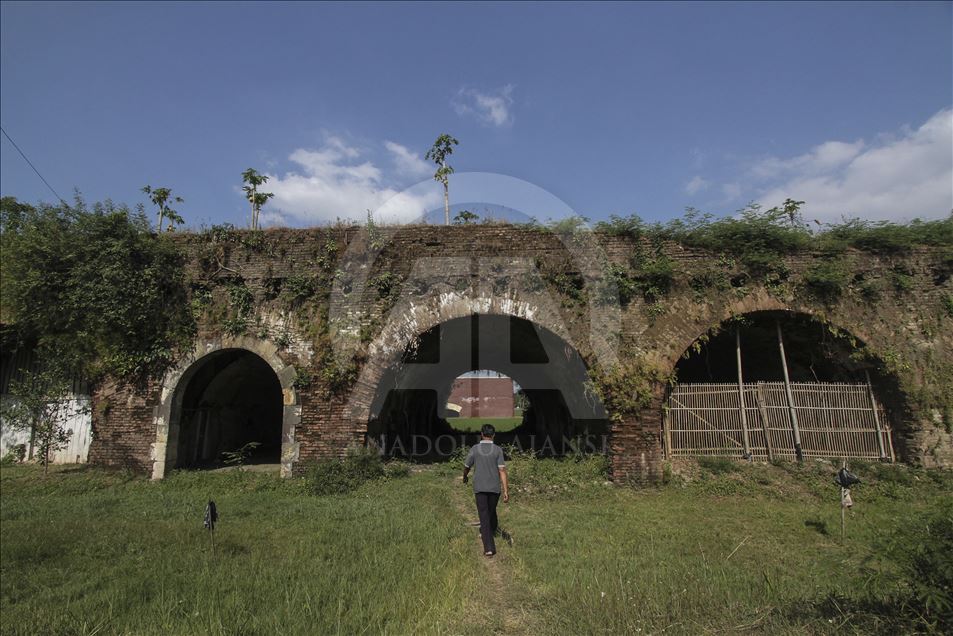 Benteng peninggalan Belanda kini jadi tempat tinggal warga