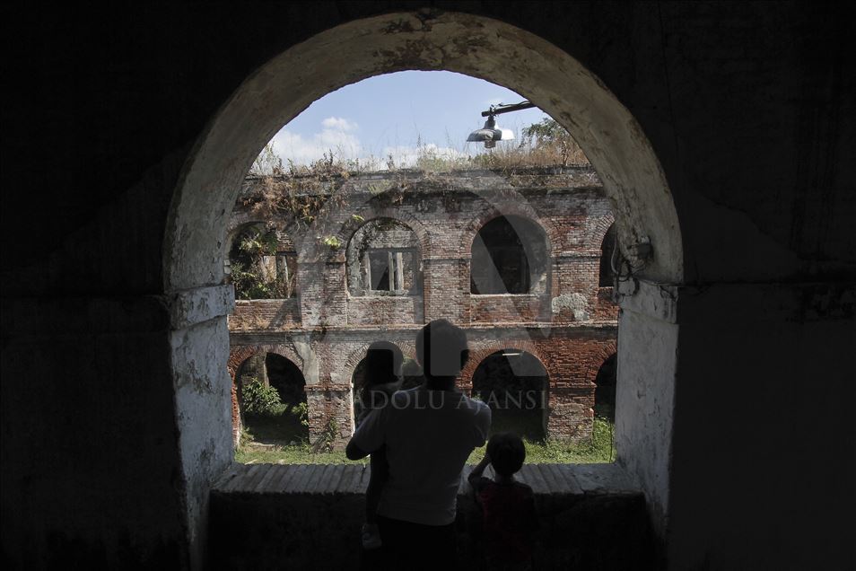 Benteng peninggalan Belanda kini jadi tempat tinggal warga