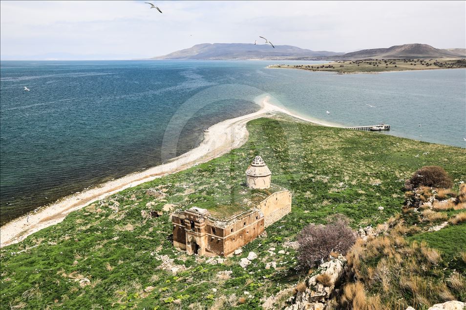 Van Gölü'nün adaları daha "hassas" korunacak