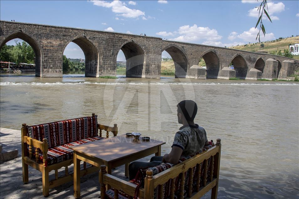 Güneydoğu'da nehir ve çaylar "kahverengi" akıyor