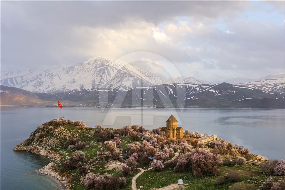 Van Gölü'nün adaları daha "hassas" korunacak