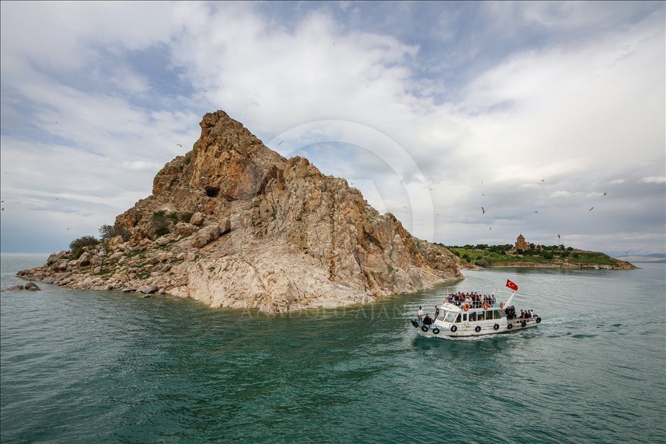 Van Gölü'nün adaları daha "hassas" korunacak