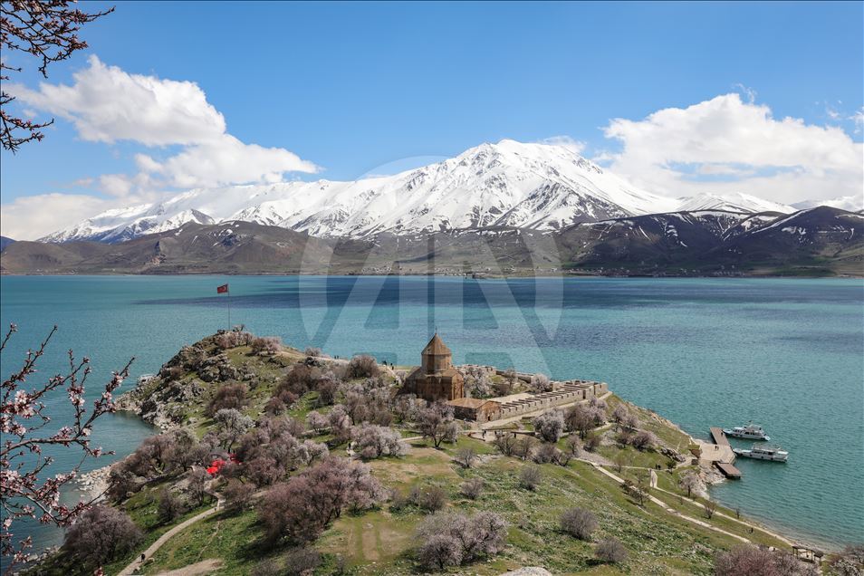 Van Gölü'nün adaları daha "hassas" korunacak