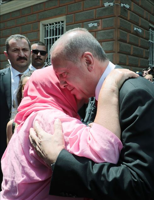 أردوغان يشارك في مراسم تأبين ضحايا سربرنيتسا بسراييفو
