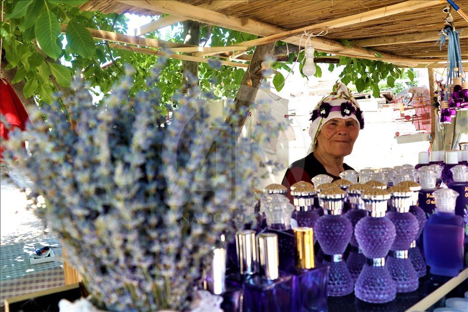 Kuyucaklı kadınların ekmek kapısı "lavanta"