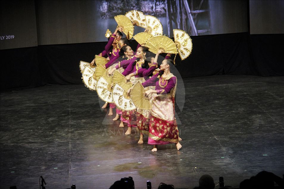 Uluslararası Altın Karagöz Halk Dansları Yarışması