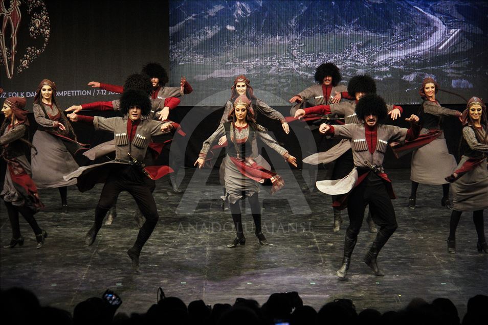 Uluslararası Altın Karagöz Halk Dansları Yarışması