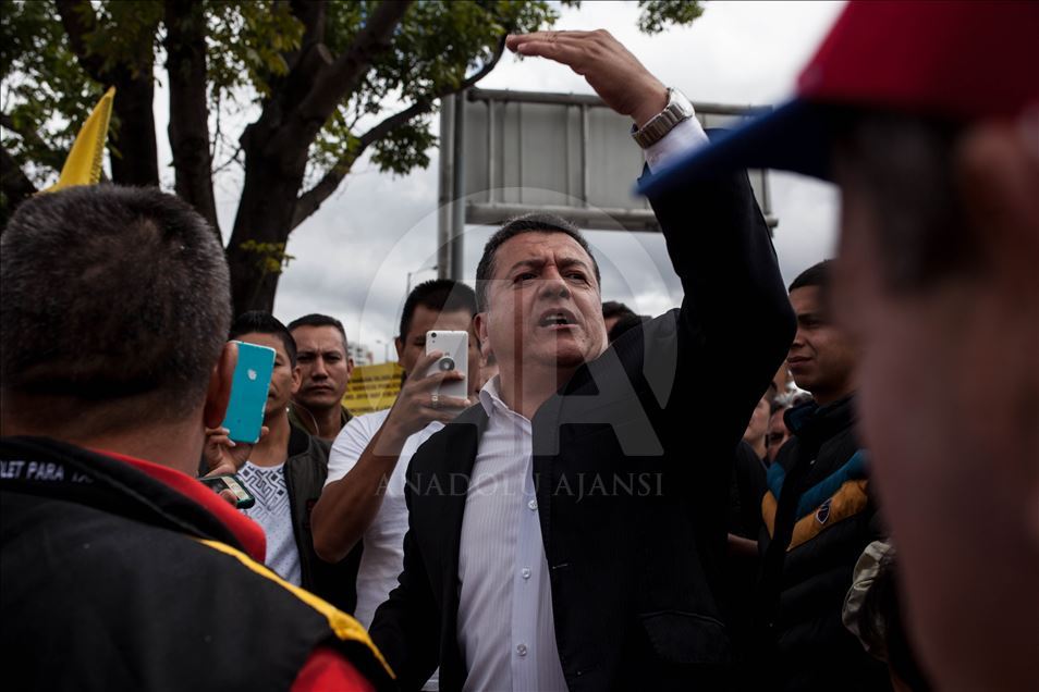 Protestas de Taxistas en Bogota en contra de la aplicaci—n Uber 