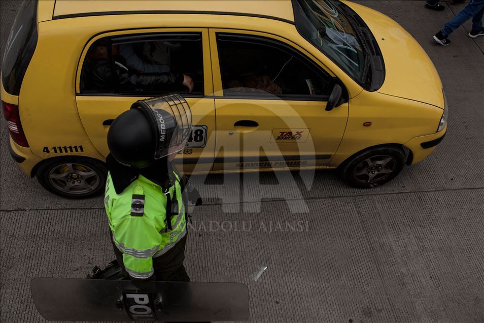 Protestas de Taxistas en Bogota en contra de la aplicación Uber 