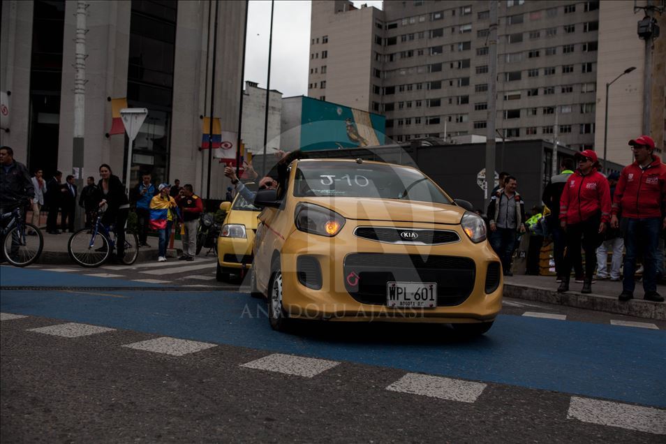 Protestas de Taxistas en Bogota en contra de la aplicación Uber 
