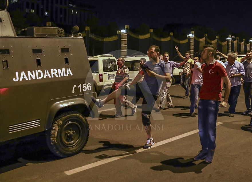 Turska: Borba građana protiv FETO pučista kroz fotografije AA