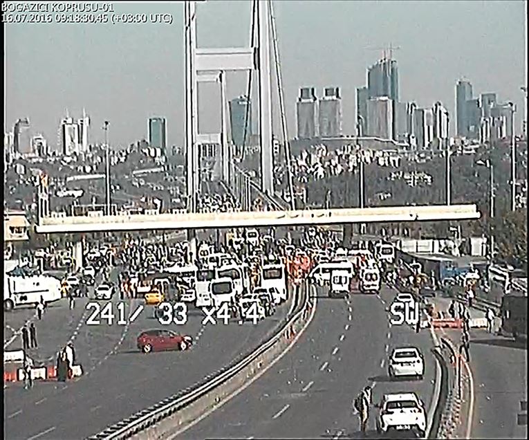 تركيا.. "الأناضول" تواصل بث مشاهد جديدة لمحاولة الانقلاب 2016