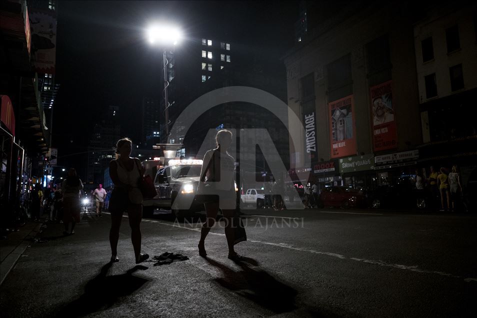 New York, ndërprerja e energjisë elektrike paralizon jetën në Manhattan