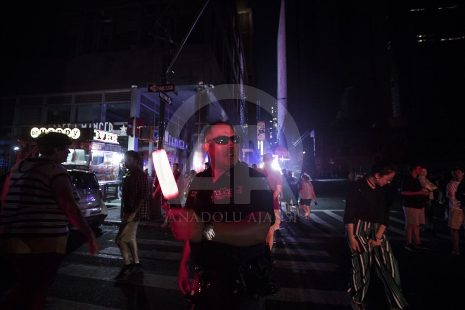 New York, ndërprerja e energjisë elektrike paralizon jetën në Manhattan