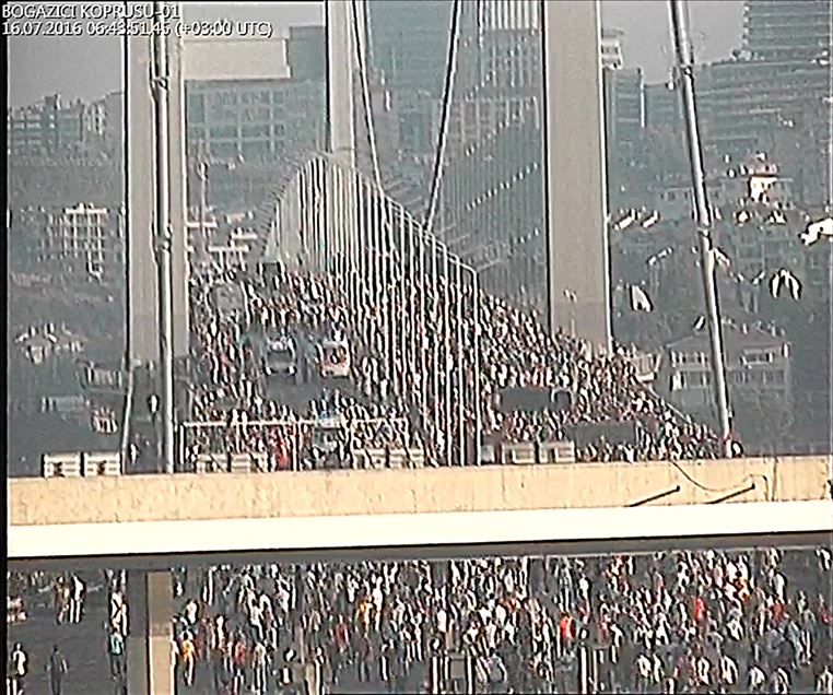 تركيا.. "الأناضول" تواصل بث مشاهد جديدة لمحاولة الانقلاب 2016