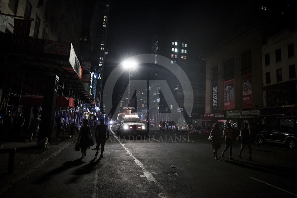 New York, ndërprerja e energjisë elektrike paralizon jetën në Manhattan
