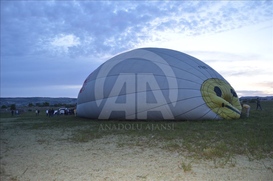 Frigya'da ilk sıcak hava balonu havalandı
