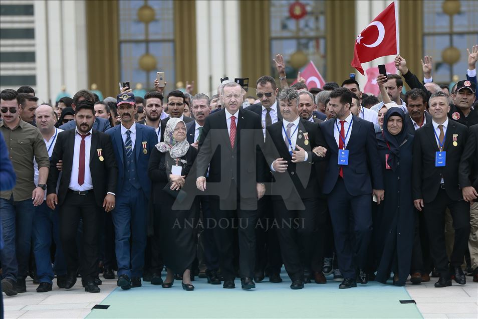 Turquie : le président Erdogan se rend au mémorial des martyrs du 15 juillet à Ankara
