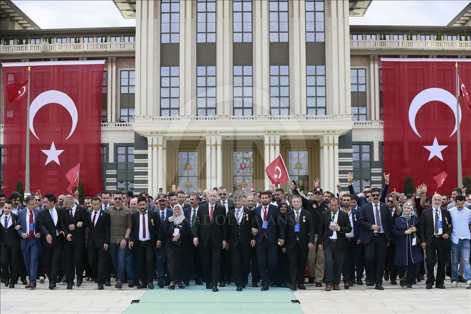 Turquie : le président Erdogan se rend au mémorial des martyrs du 15 juillet à Ankara
