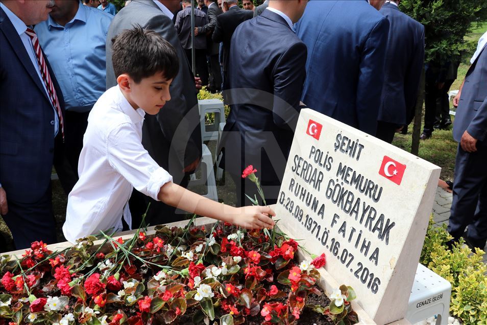 15 Temmuz şehidi polis memuru mezarı başında anıldı