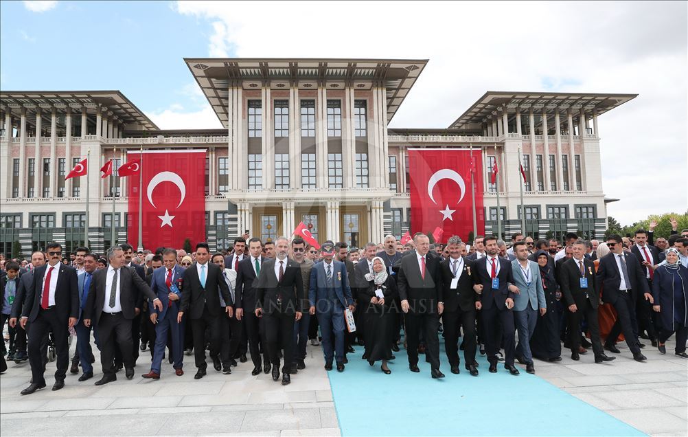Эрдоган почтил память жертв событий 15 июля
