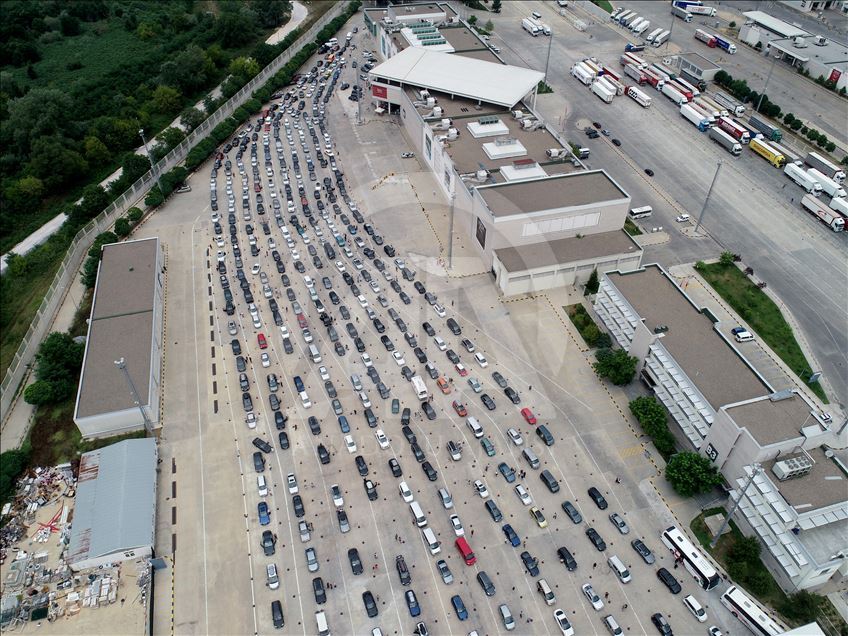 Kapıkule'de gurbetçi yoğunluğu