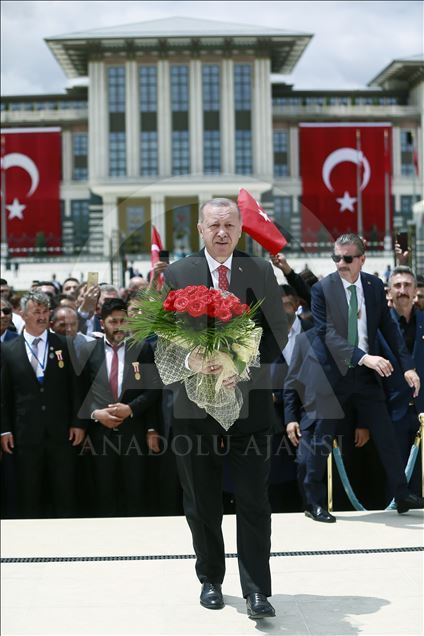 Turquie : le président Erdogan se rend au mémorial des martyrs du 15 juillet à Ankara
