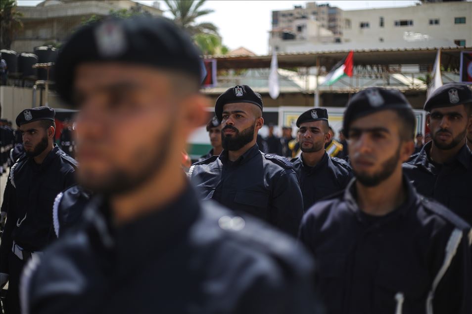 "الداخلية" في غزة تحتفل بتخريج دفعة ضباط جديدة