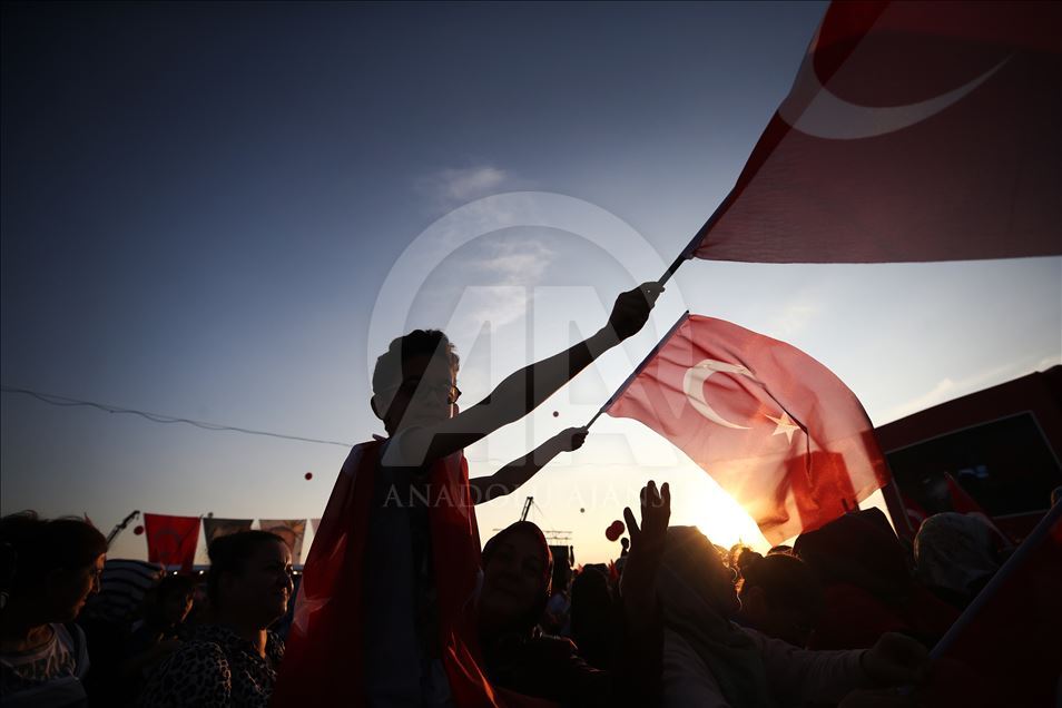 Tubimi i 15 Korrikut, Ditës së Demokracisë dhe Unitetit Kombëtar, në Stamboll