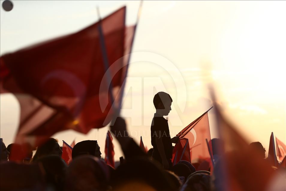 Tubimi i 15 Korrikut, Ditës së Demokracisë dhe Unitetit Kombëtar, në Stamboll