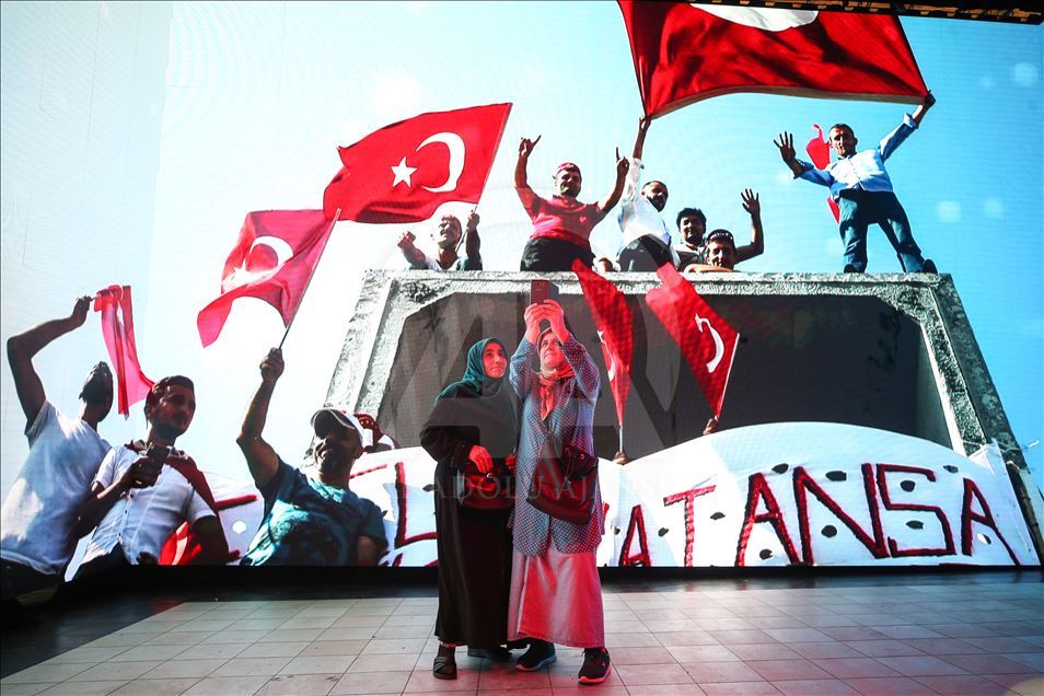 AA'nın "Dijital Gösterim Merkezi"ndeki videosuna yoğun ilgi