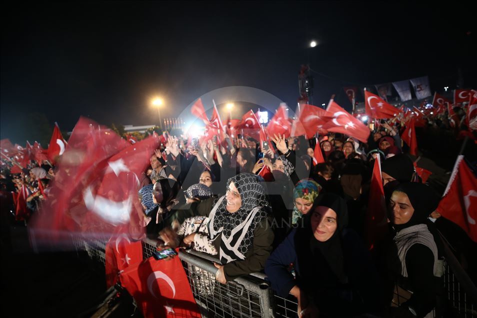 Tubimi i 15 Korrikut, Ditës së Demokracisë dhe Unitetit Kombëtar, në Stamboll