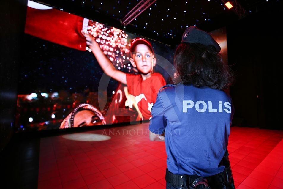 AA'nın "Dijital Gösterim Merkezi"ndeki videosuna yoğun ilgi