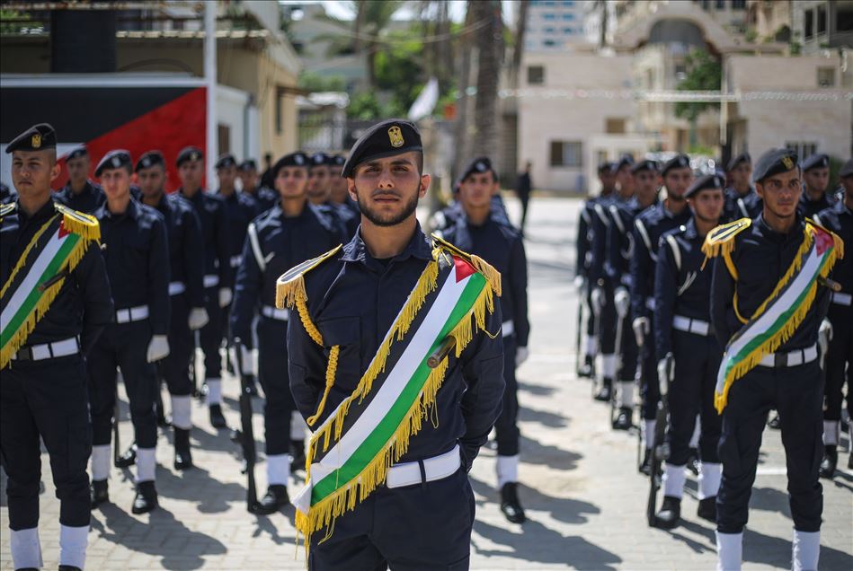 "الداخلية" في غزة تحتفل بتخريج دفعة ضباط جديدة