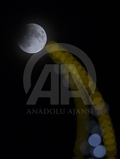 Partial Lunar Eclipse in Istanbul