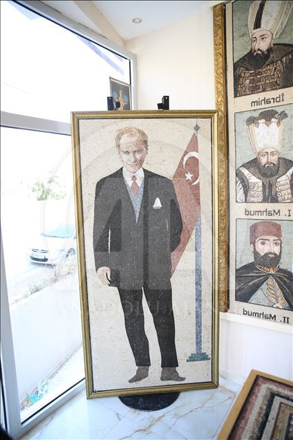 ترسیم چهره آتاتورک با تکنیک موزائیک توسط هنرمند سوری