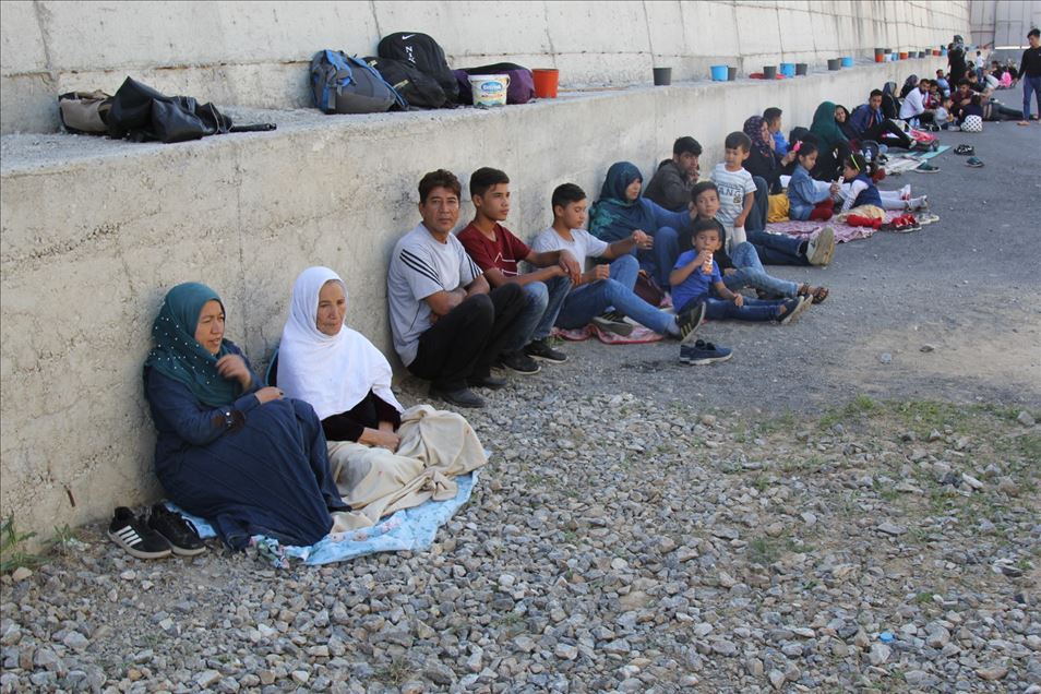 تركيا... ضبط 192 مهاجرا غير نظامي في "وان"
