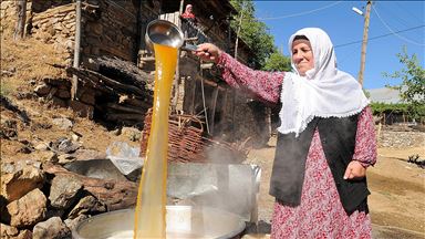 Dalından sofraya dutun pekmeze tatlı yolculuğu