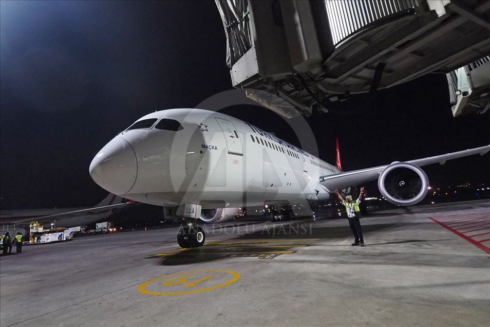 Pendaratan pertama Turkish Airline di Bandara Ngurah Rai Bali
