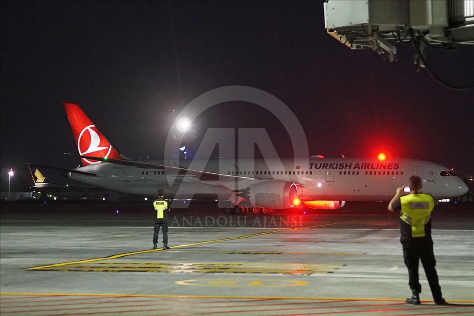 Pendaratan pertama Turkish Airline di Bandara Ngurah Rai Bali