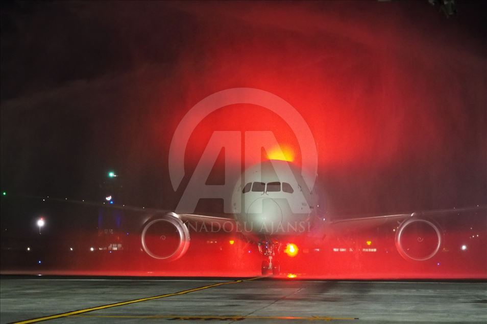 Pendaratan pertama Turkish Airline di Bandara Ngurah Rai Bali