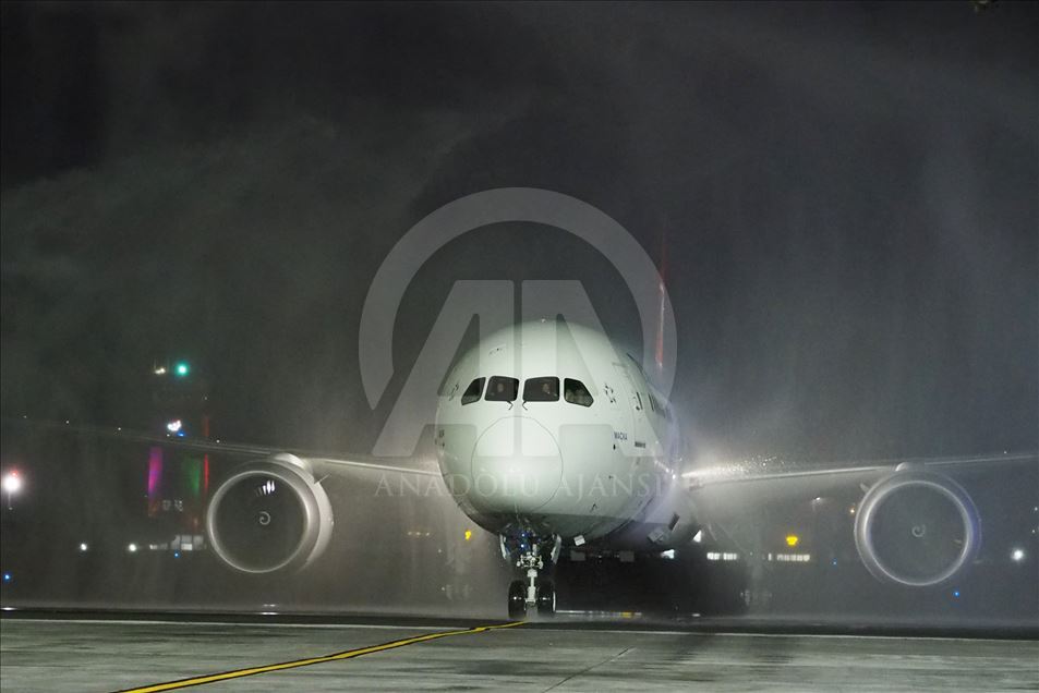 Pendaratan pertama Turkish Airline di Bandara Ngurah Rai Bali
