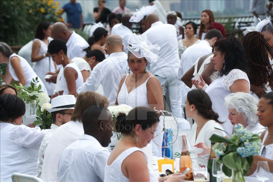 New York'ta ''Diner En Blanc'' etkinliği