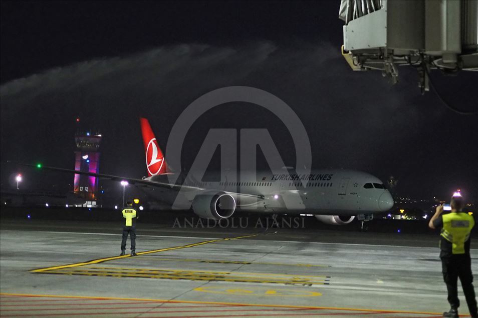 Pendaratan pertama Turkish Airline di Bandara Ngurah Rai Bali