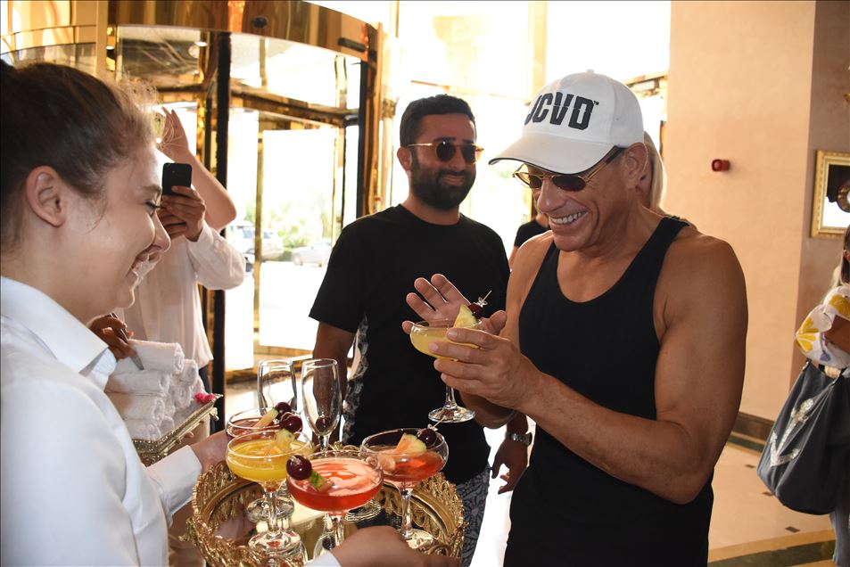 "فان دام" يخطف الأنظار في بودروم التركية
