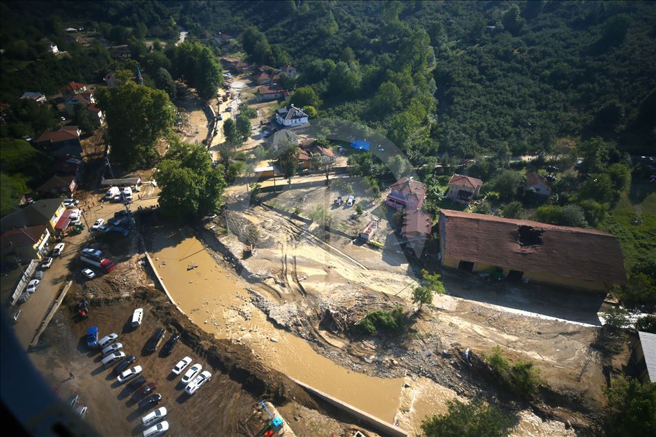 Düzce'deki su baskını ve toprak kayması