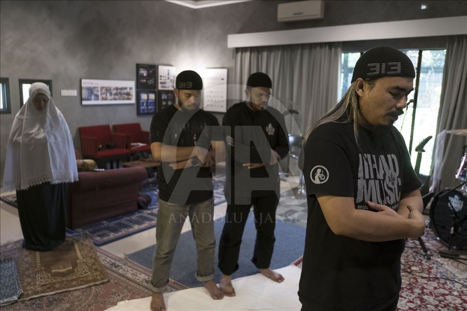 Al Farabi Band - Muslim Heavy Metal Band