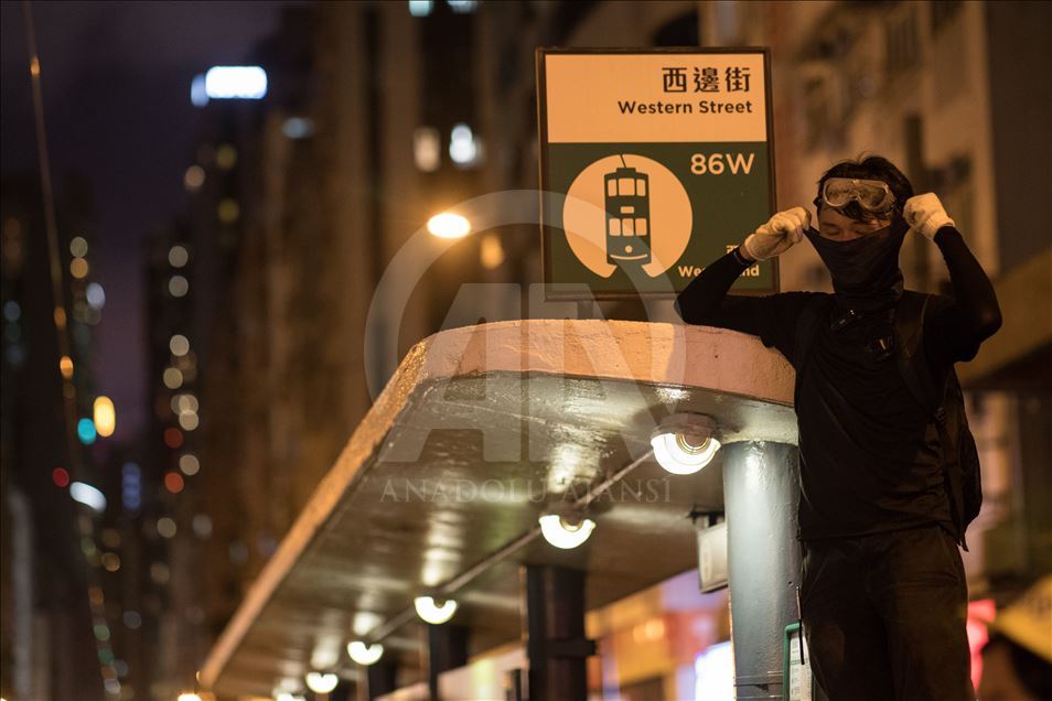 Hong Kong'da halk Çin'e iade yasasını protesto için tekrar sokaklarda