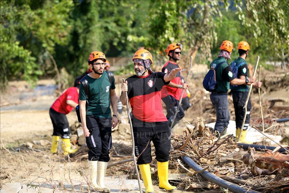 Düzce'deki su baskını ve toprak kayması